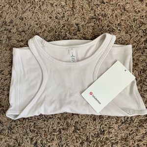 Lululemon cropped tank top